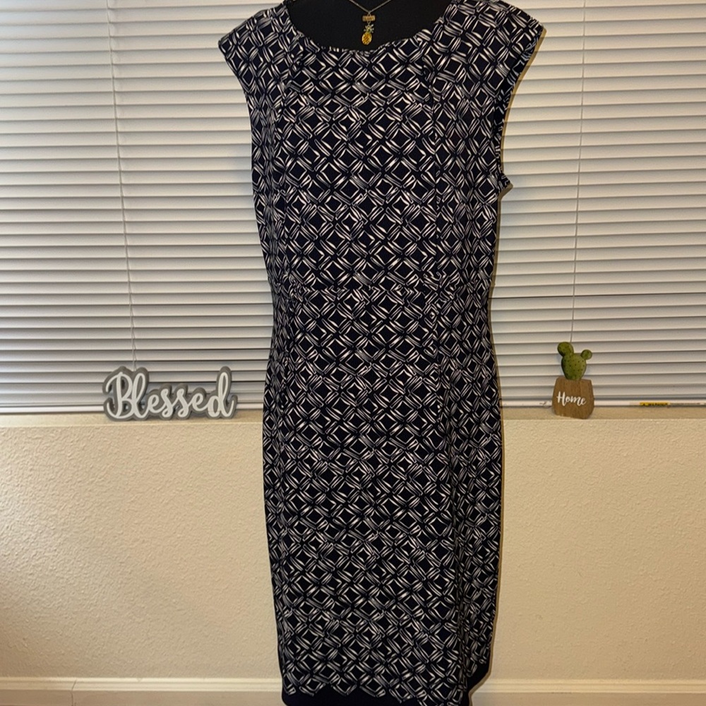 ILE, size 12 navy blue and white pleated dress, split in the back, zip up back